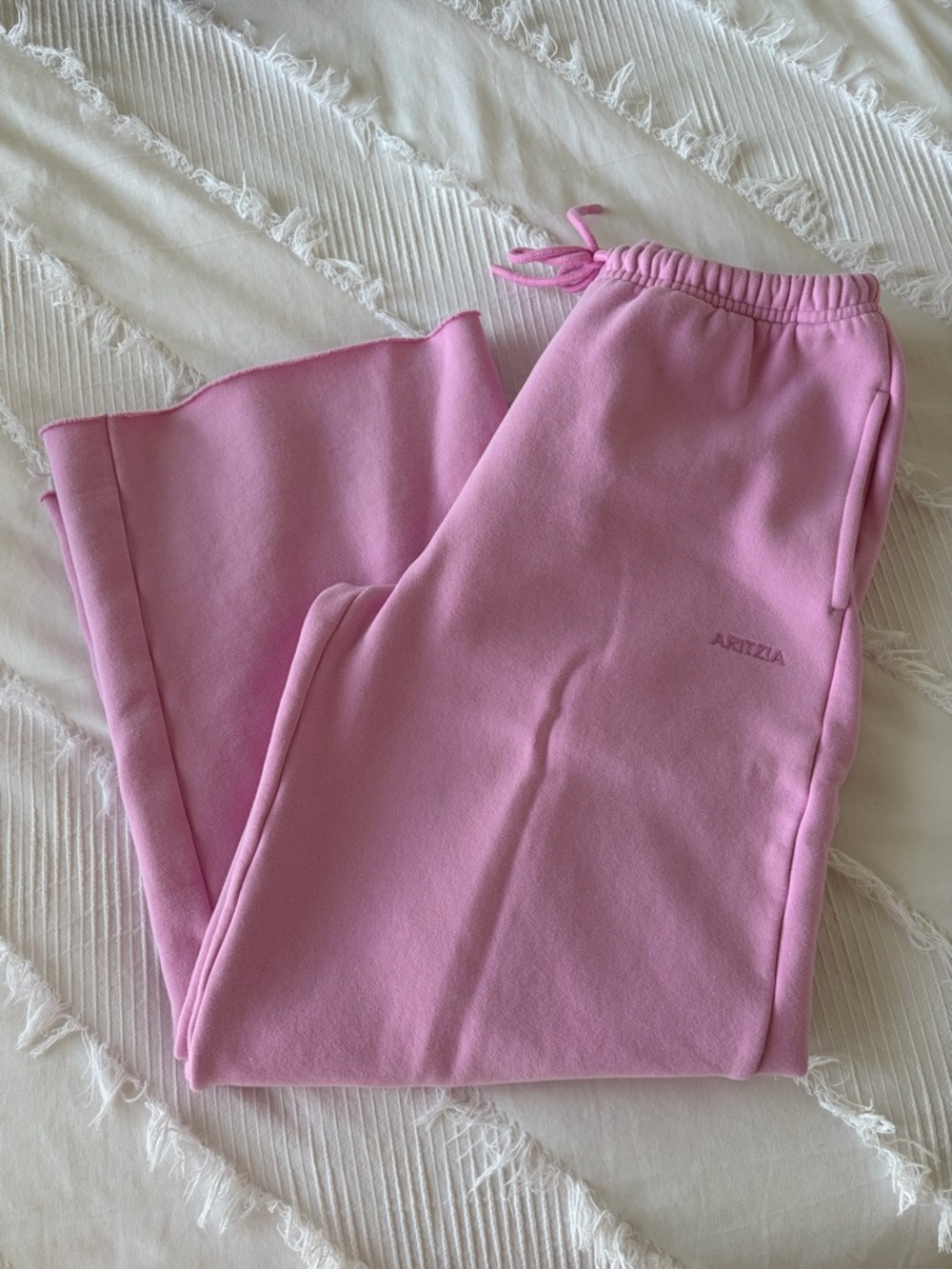 Aritzia cozy sweatfleece mega flutter sweatpants